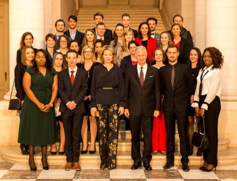 Des infirmiers en visite au Palais Royal